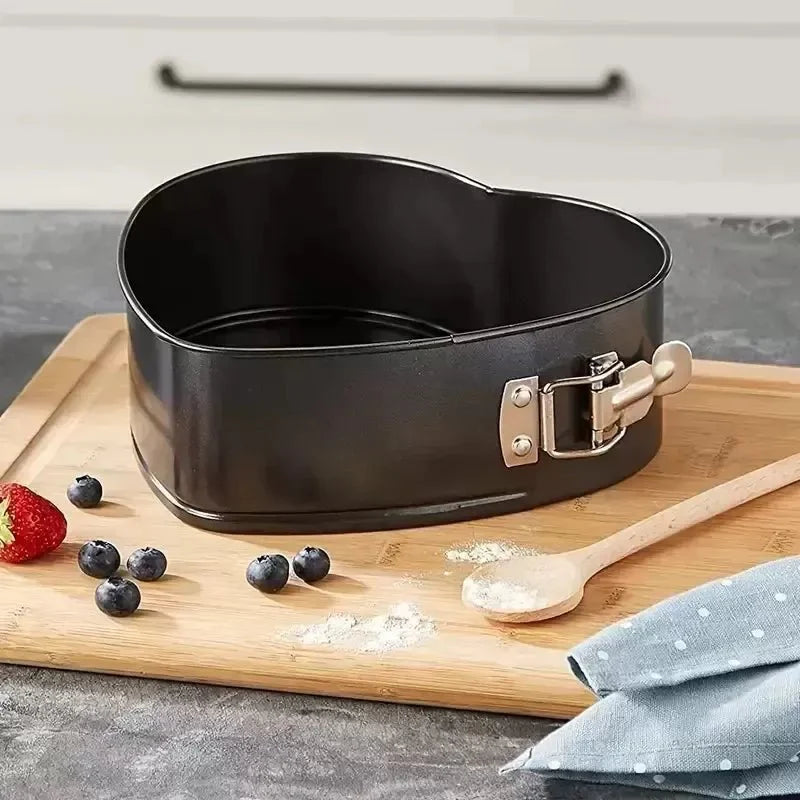 Set 3 Forme pentru Prăjituri, Inima, Patrat, Rotund, Baza detasabila, acoperire antiaderenta, 24 cm/26 cm/28 cm - Promagg.ro