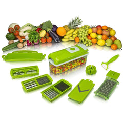 Tocător legume multifuncțional 16 în 1, prezentând diverse accesorii și un mix de fructe și legume proaspete în fundal.